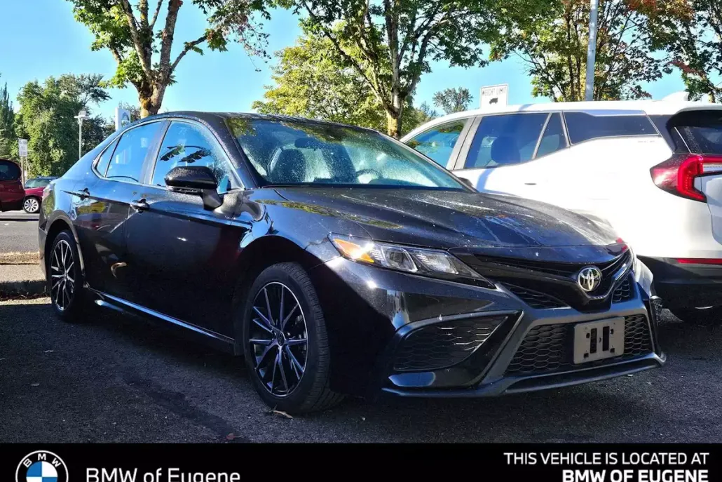 2024 Toyota Camry SE photo 1