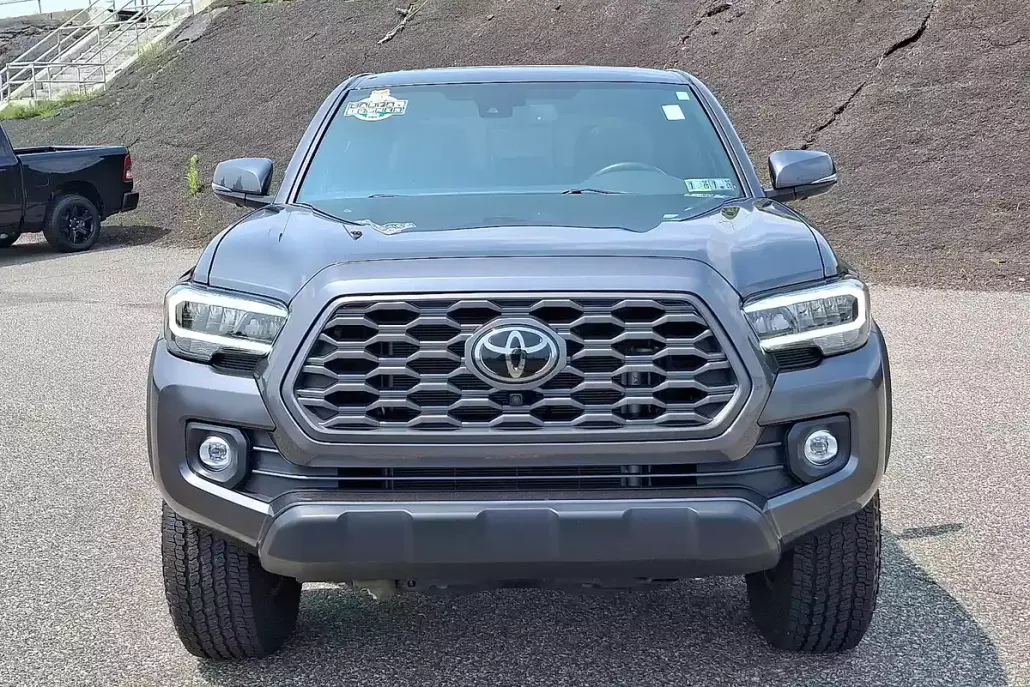 2023 Toyota Tacoma TRD photo 1