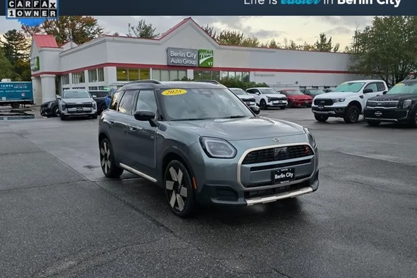 2025 Mini Cooper S ALL4 photo 1