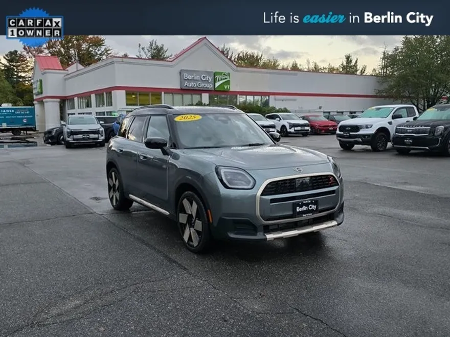 2025 Mini Cooper S ALL4 photo 1