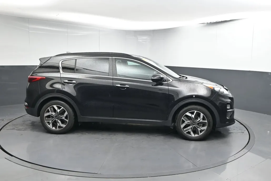 2022 Kia Sportage EX photo 1