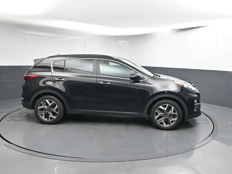 2022 Kia Sportage EX photo 1