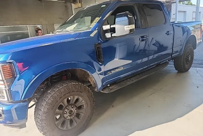 2022 Ford F-350 Lariat photo 1