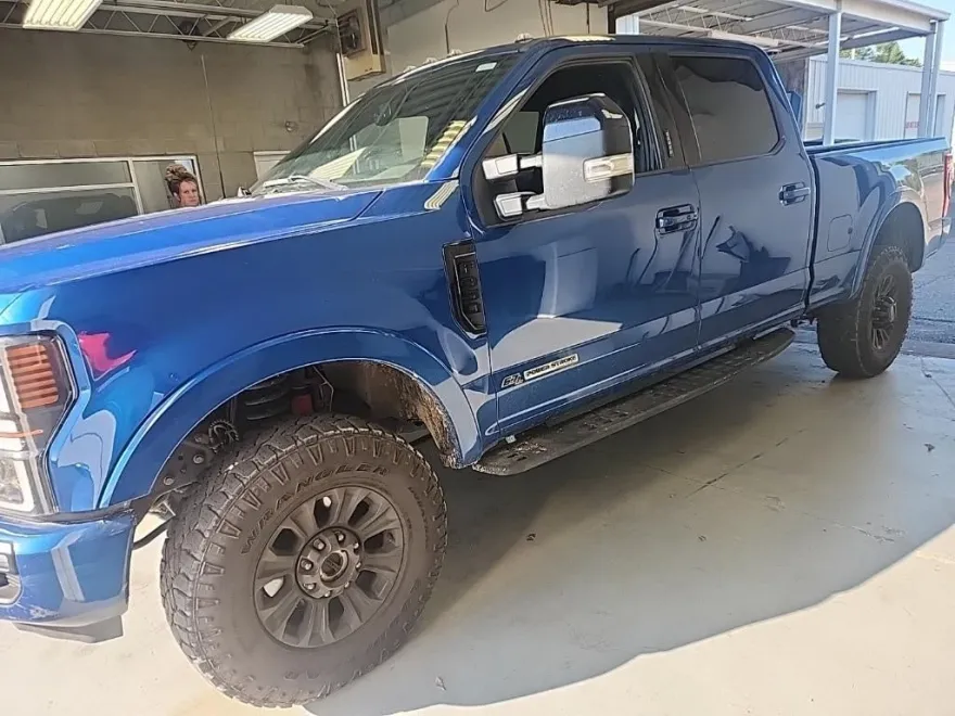 2022 Ford F-350 Lariat photo 1