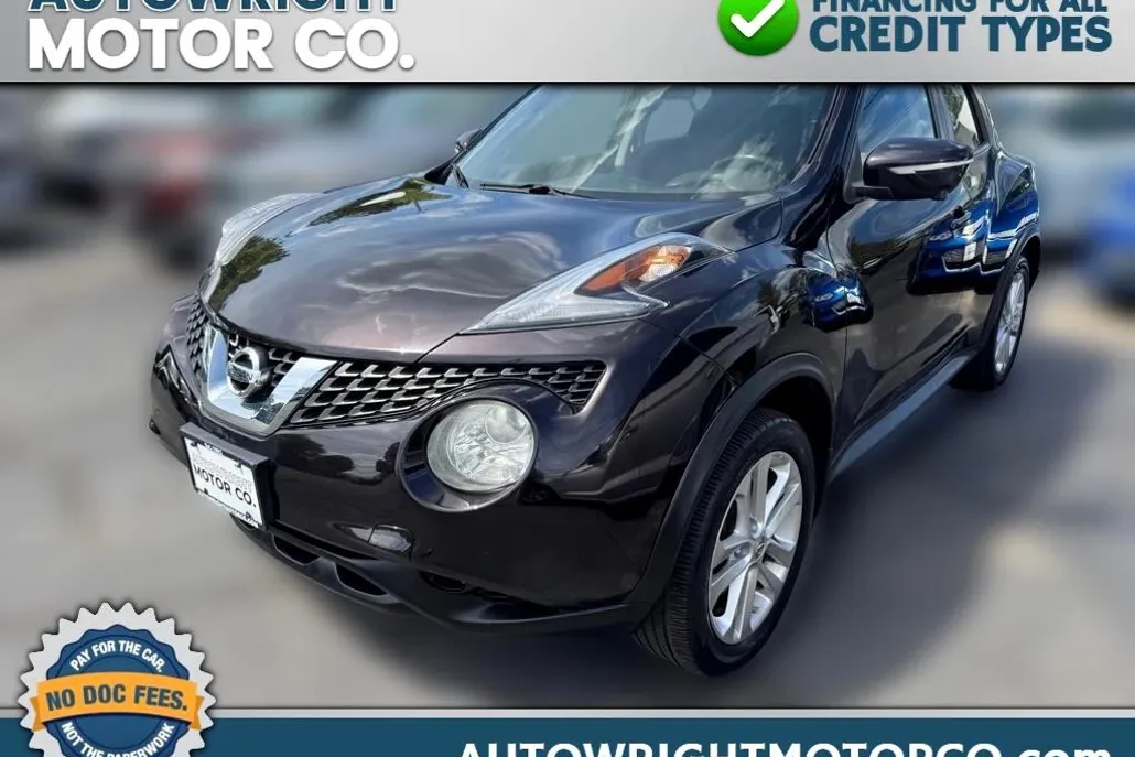 2016 Nissan Juke SV photo 1