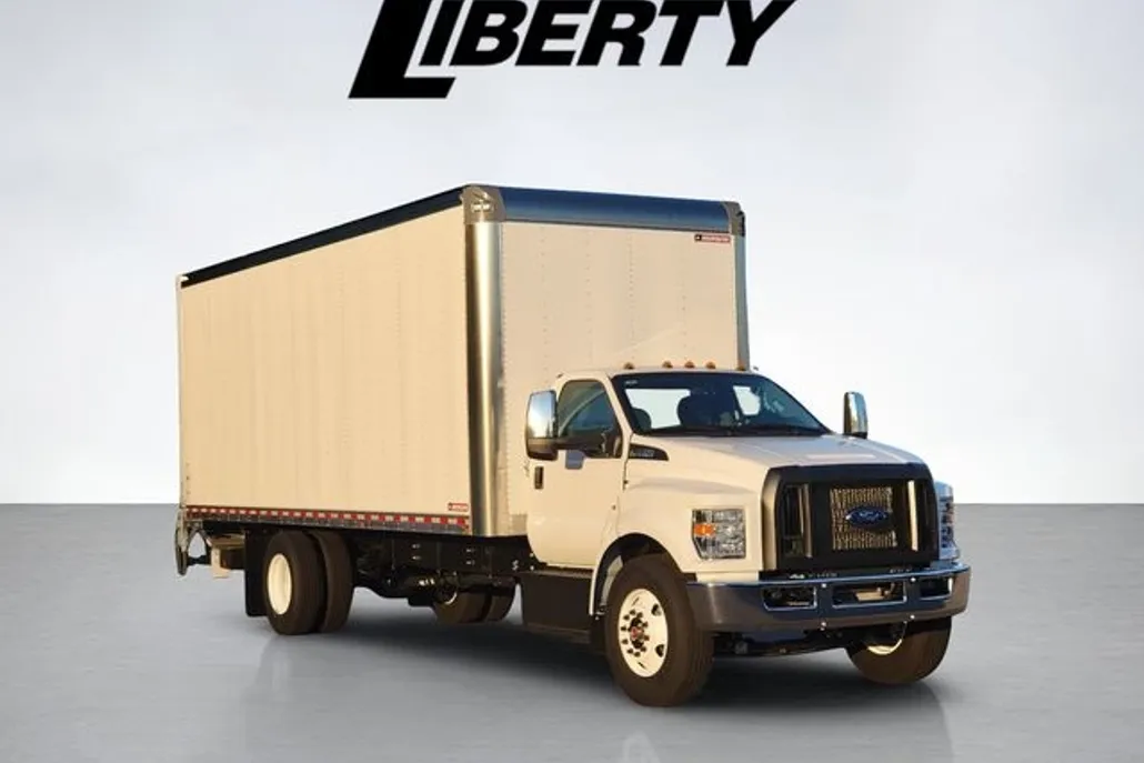 2025 Ford F-650 photo 1