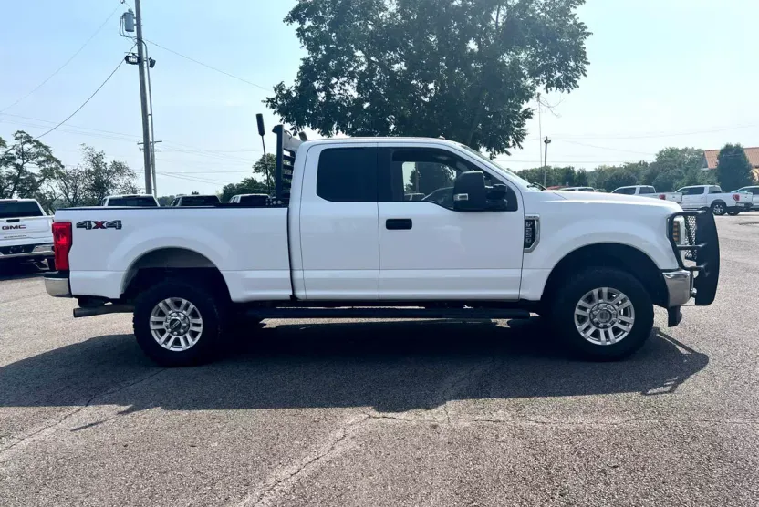 2019 Ford F-250 XLT photo 1