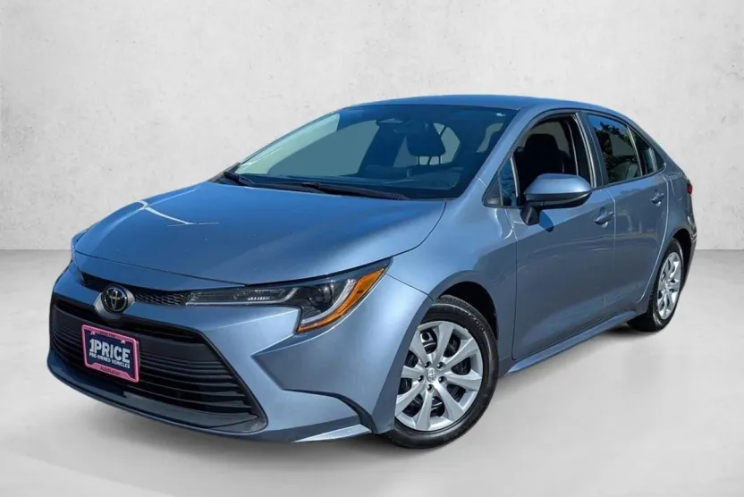 2023 Toyota Corolla LE photo 1
