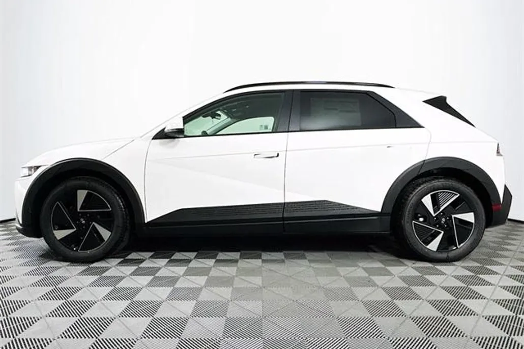 2025 Hyundai Ioniq 5 SEL photo 1