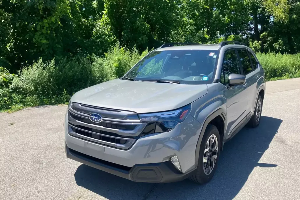2025 Subaru Forester Premium Base photo 1