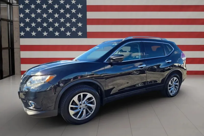 2015 Nissan Rogue SL photo 1