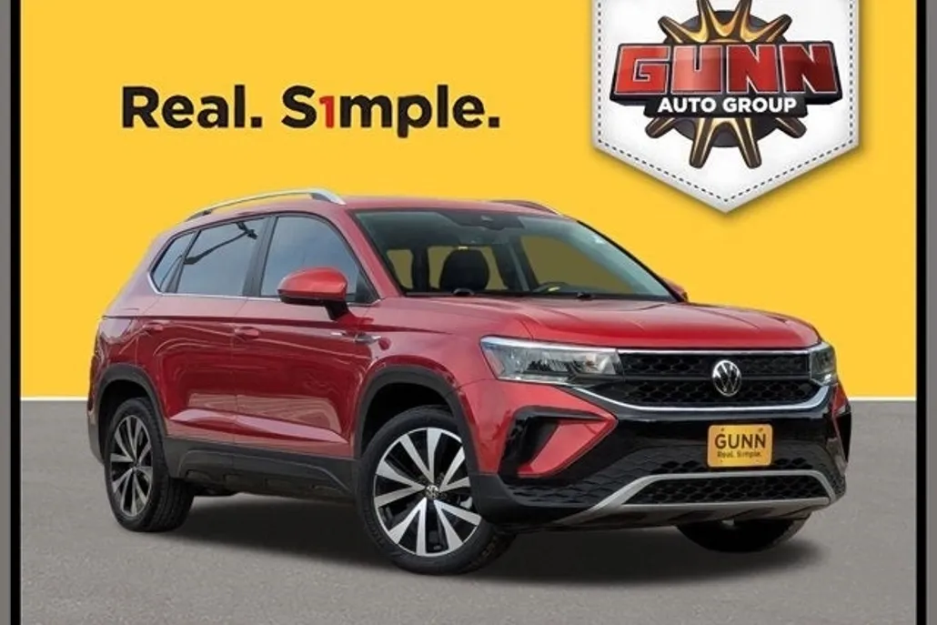 2023 Volkswagen Taos SE photo 1