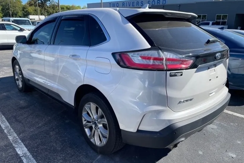 2019 Ford Edge Titanium photo 1