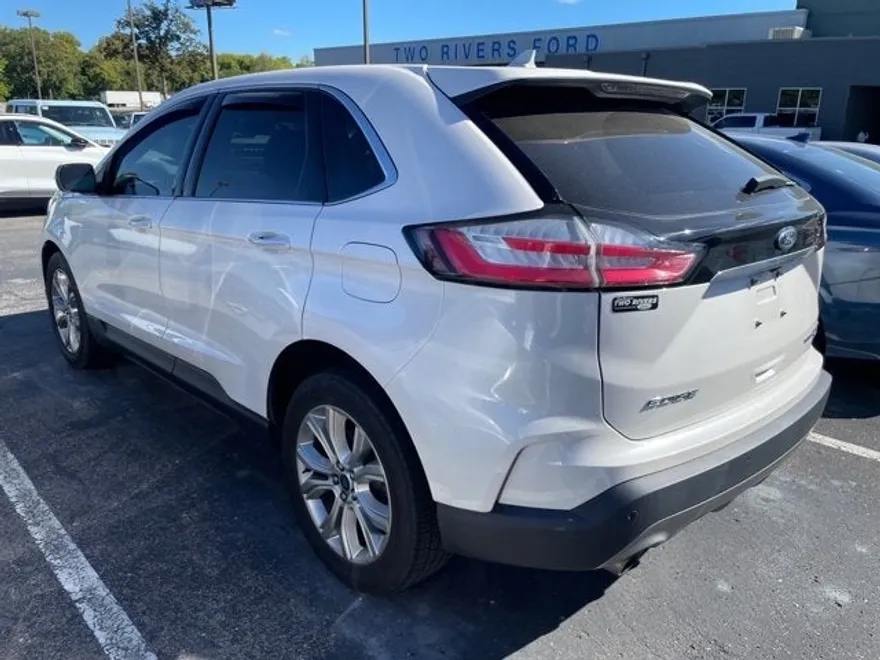 2019 Ford Edge Titanium photo 1