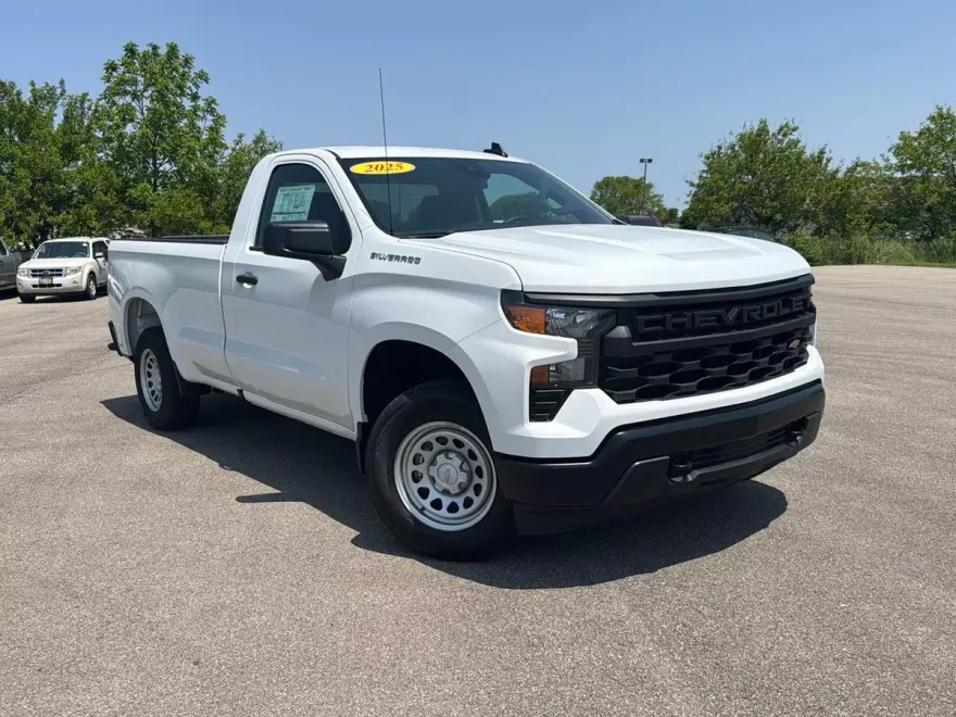 2025 Chevrolet Silverado 1500 photo 1