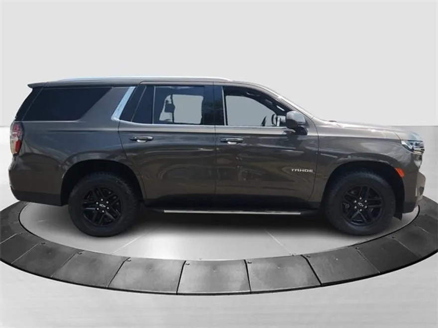 2021 Chevrolet Tahoe LT photo 1