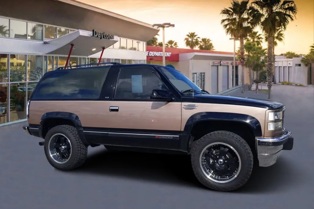 1994 Gmc Yukon SL photo 1