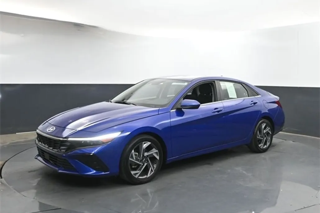 2024 Hyundai Elantra SEL Convenience photo 1