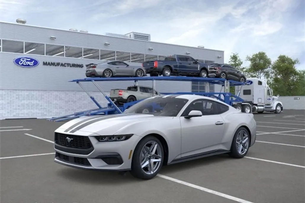 2025 Ford Mustang EcoBoost photo 1