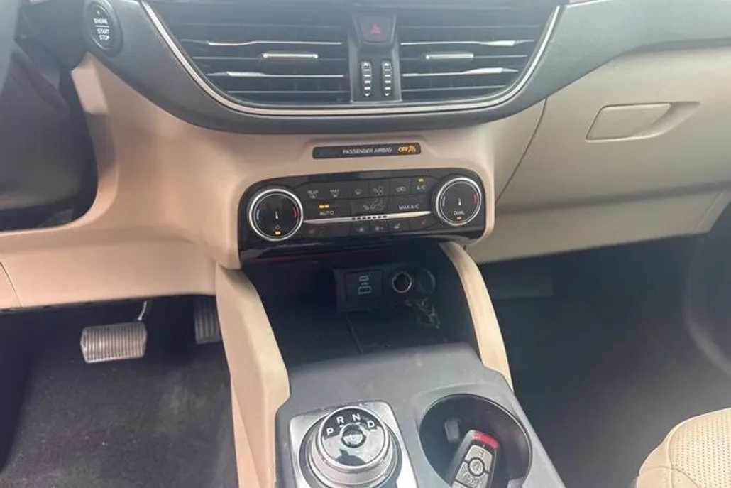 2022 Ford Escape SEL photo 1