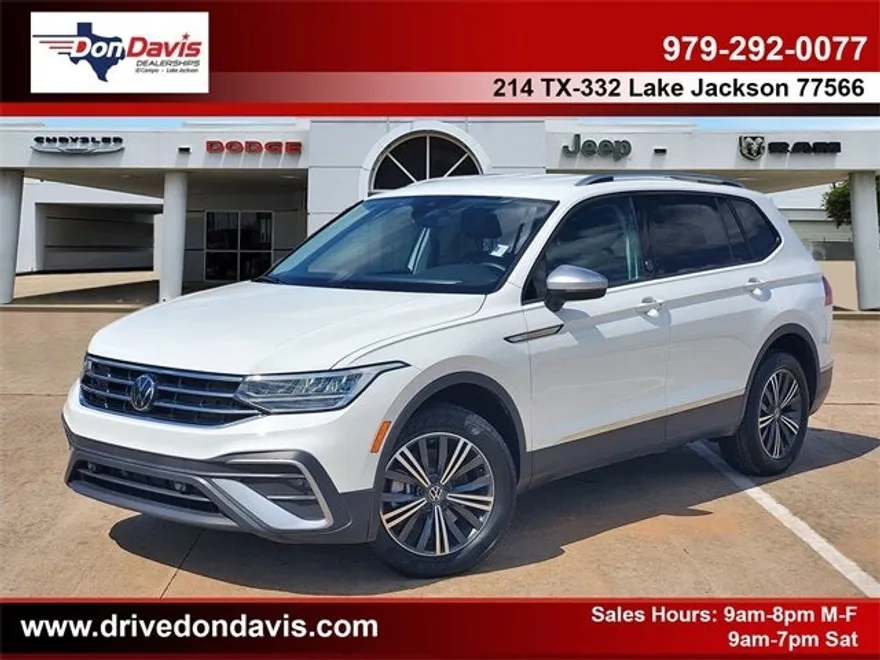 2024 Volkswagen Tiguan Wolfsburg Edition photo 1