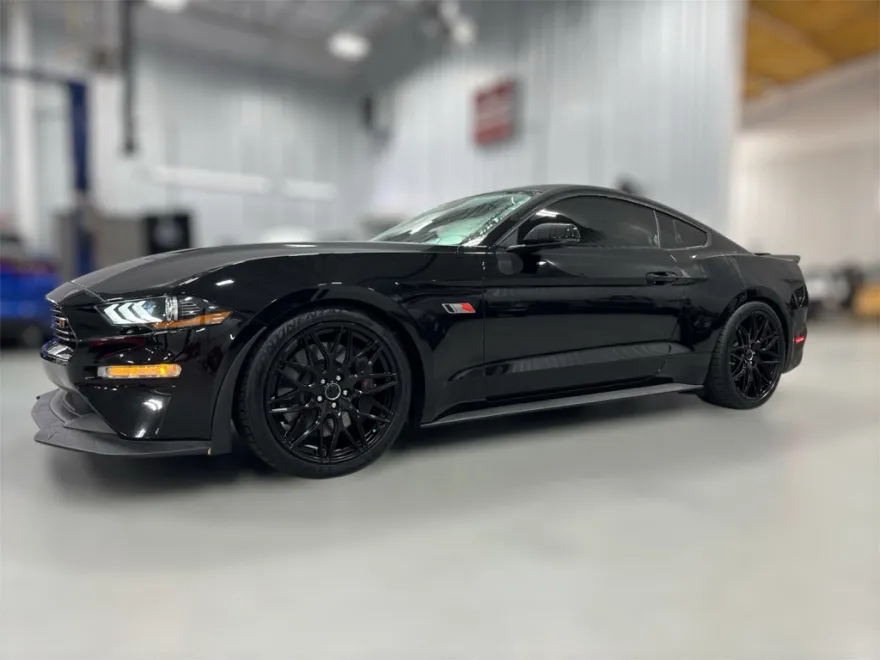 2022 Ford Mustang GT Premium photo 1