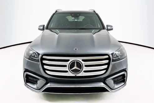 2025 Mercedes Benz GLS 450 4MATIC photo 2