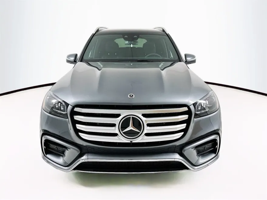 2025 Mercedes Benz GLS 450 4MATIC photo 2
