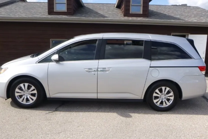 2015 Honda Odyssey EX-L photo 1