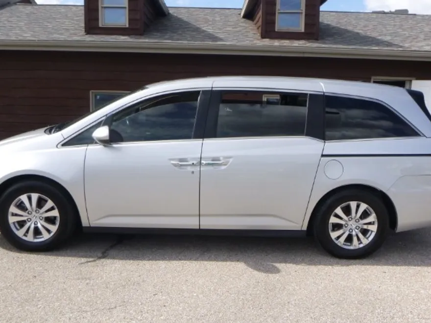 2015 Honda Odyssey EX-L photo 1