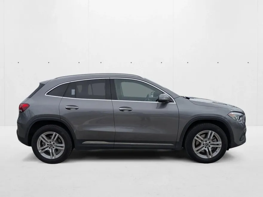 2022 Mercedes Benz GLA 250 photo 1