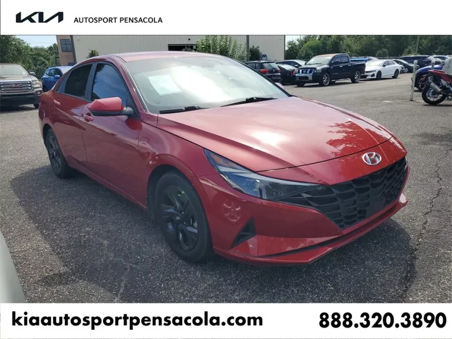 2022 Hyundai Elantra SEL Convenience photo 1