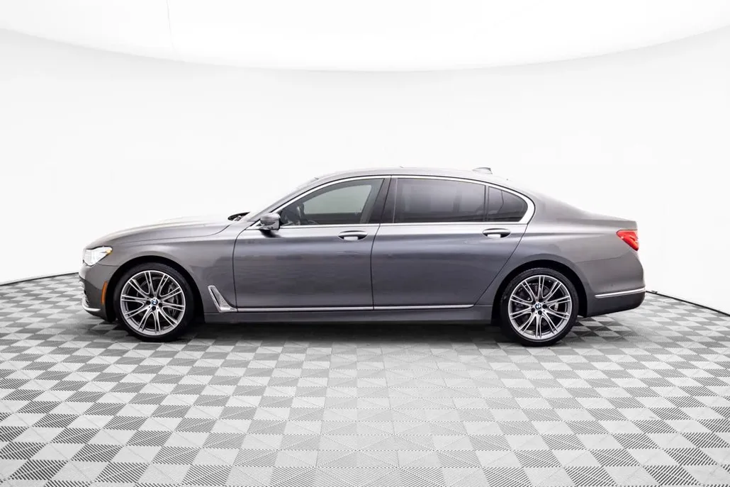 2016 Bmw 740i 7-series photo 1