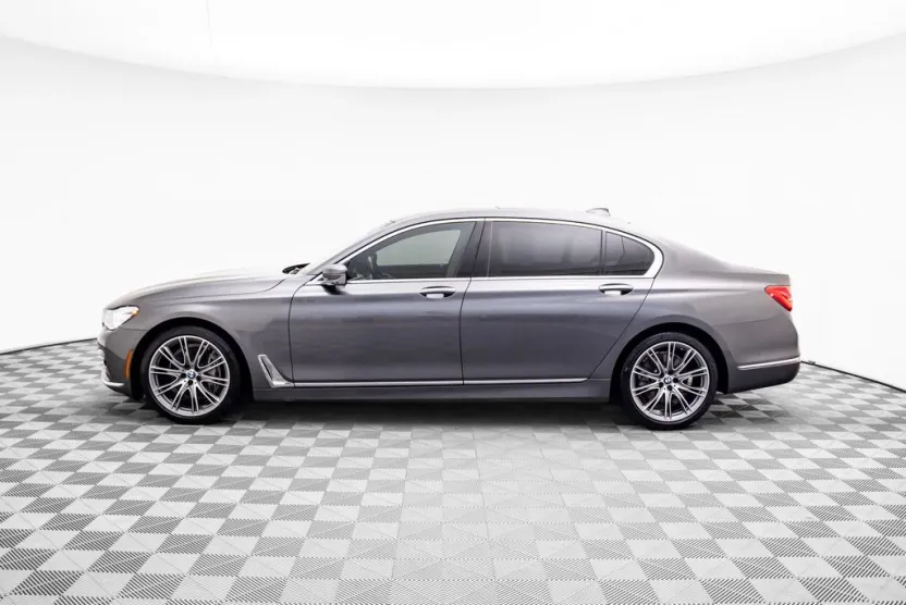 2016 Bmw 740i 7-series photo 1