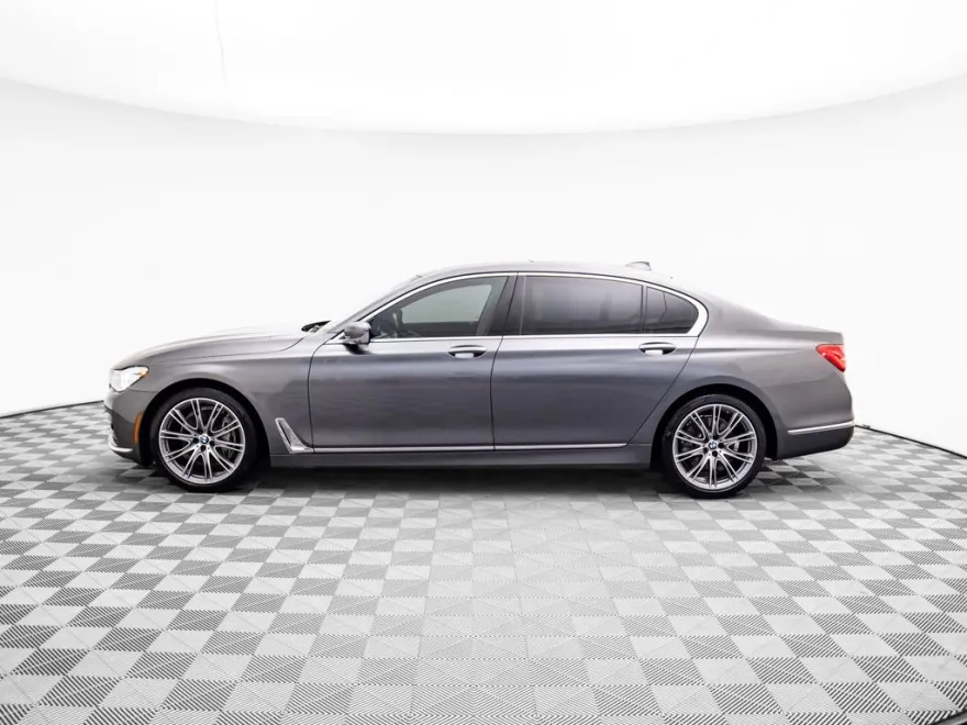 2016 Bmw 740i 7-series photo 1