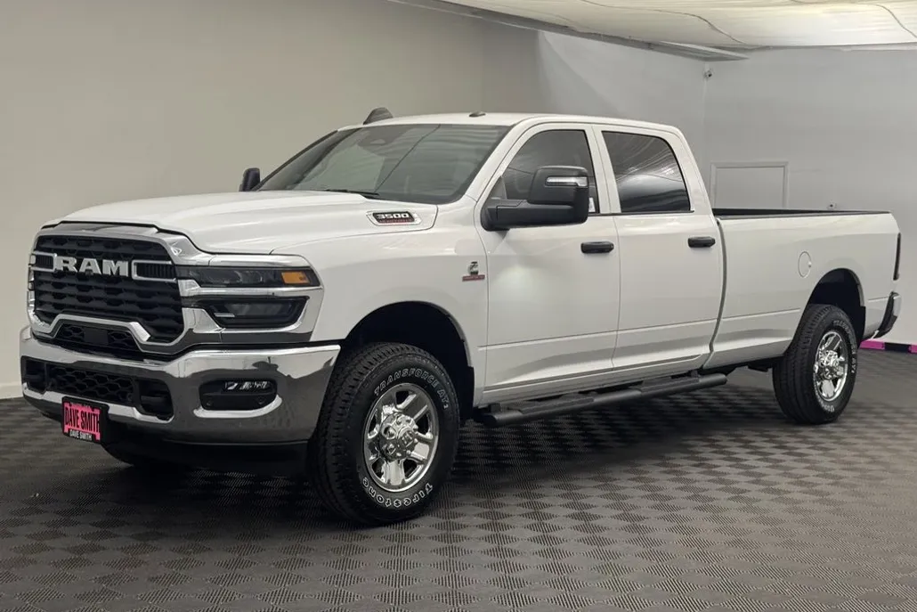 2025 Ram 3500 Tradesman photo 1