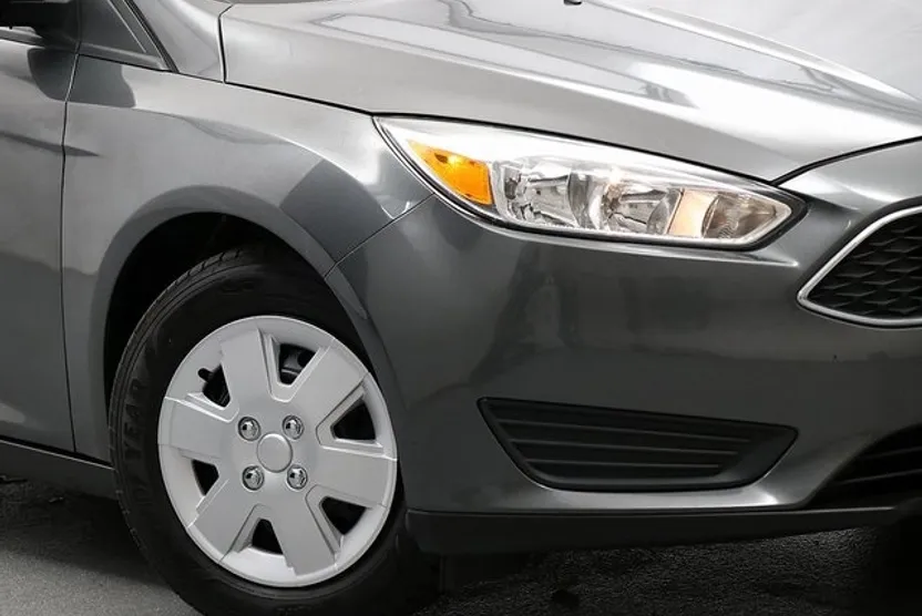 2018 Ford Focus S photo 1