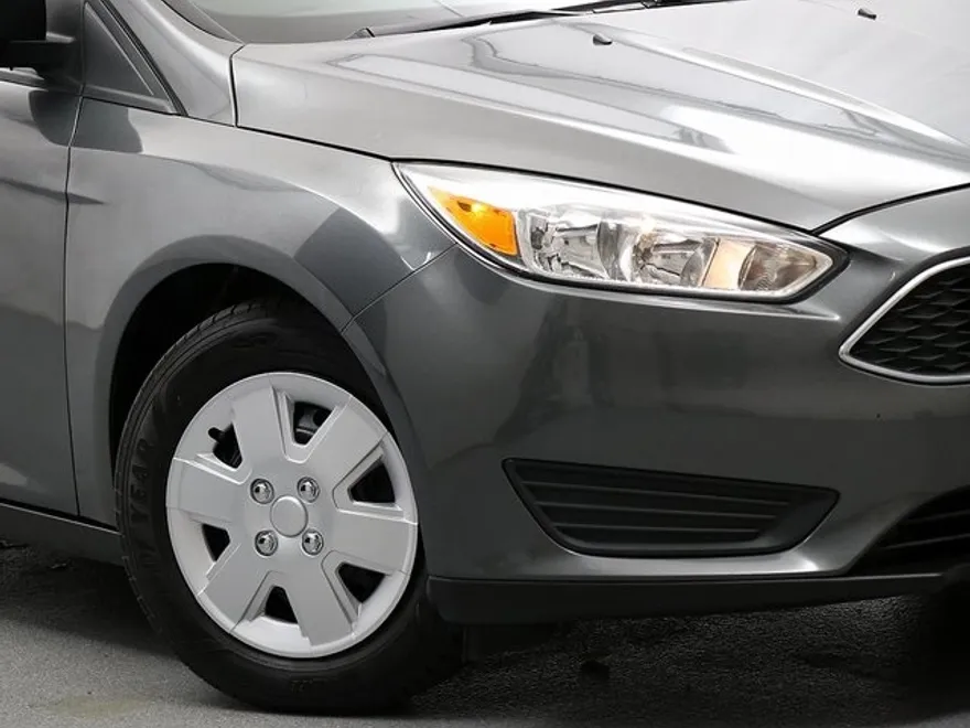 2018 Ford Focus S photo 1