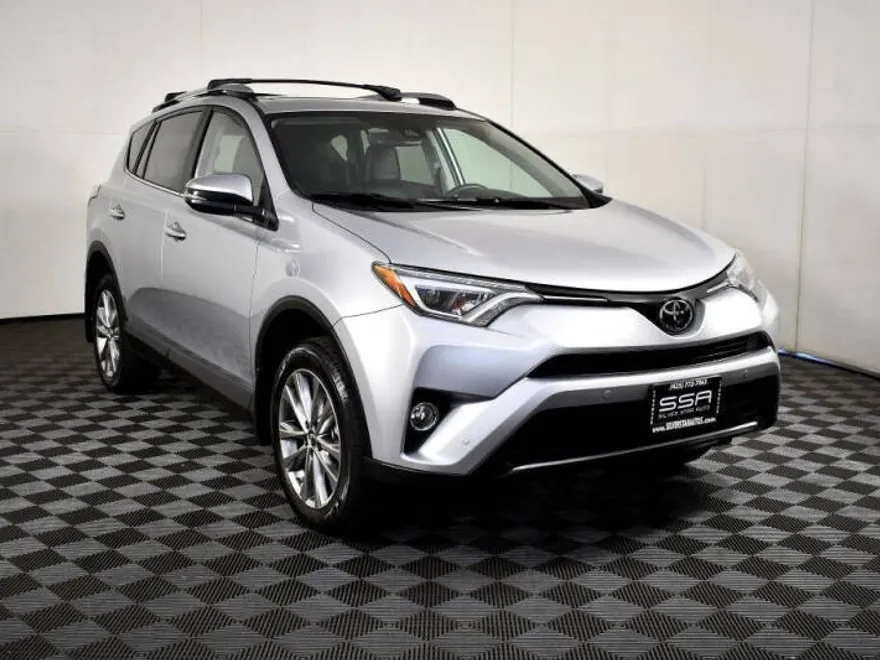 2017 Toyota RAV4 Limited photo 1
