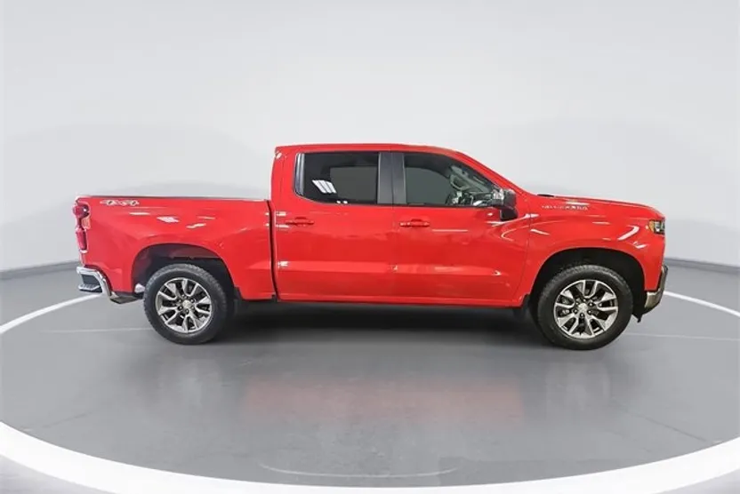 2022 Chevrolet Silverado 1500 LT photo 1