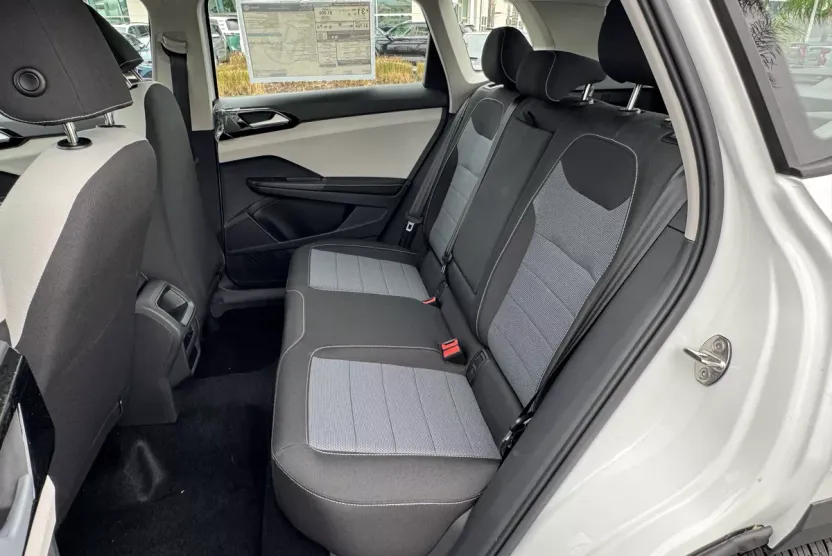 2025 Volkswagen Taos S photo 1