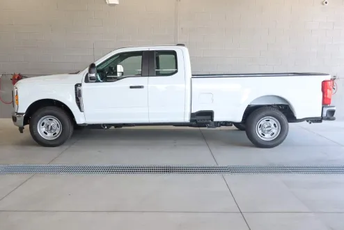 2025 Ford F-350 XL photo 2