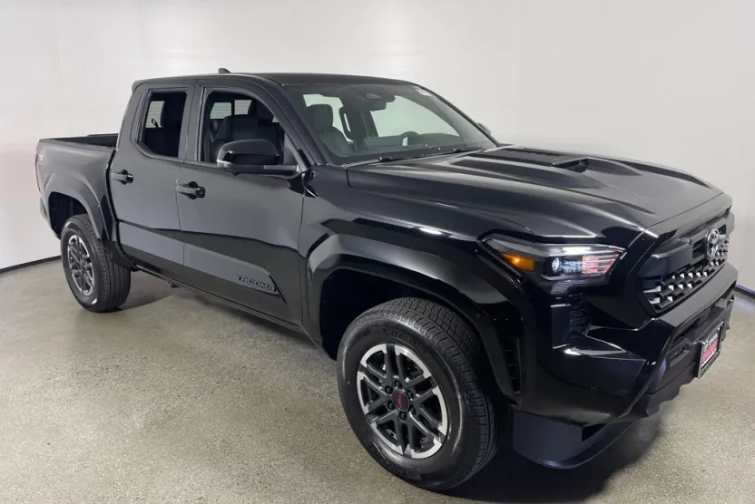 2025 Toyota Tacoma TRD Sport 4x4 Double Cab photo 1