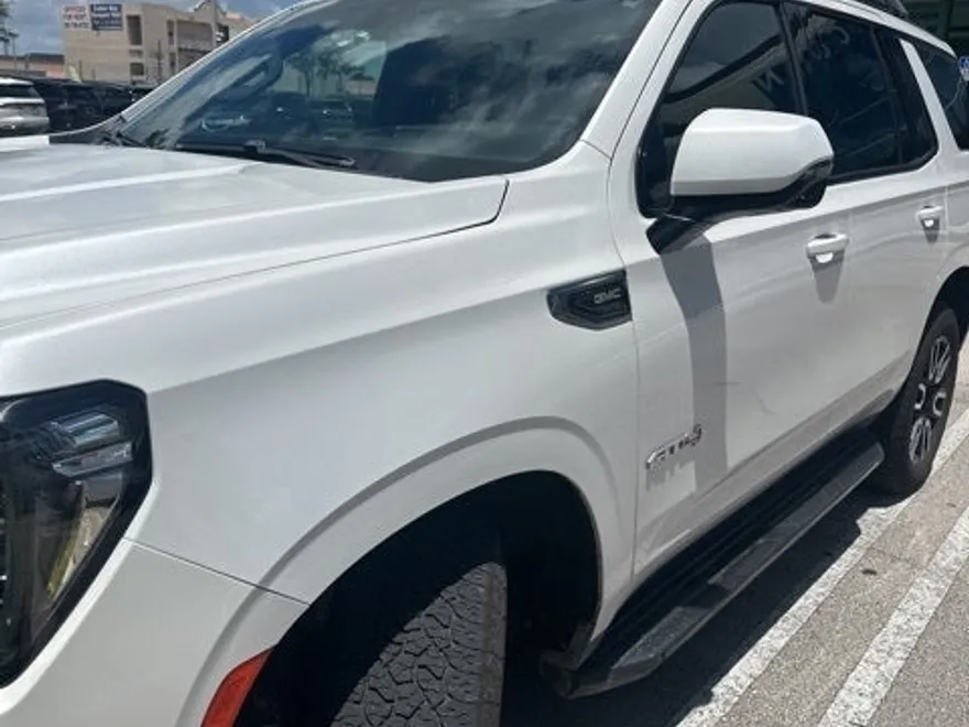 2022 Gmc Yukon AT4 photo 1