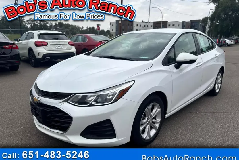 2019 Chevrolet Cruze LS photo 1