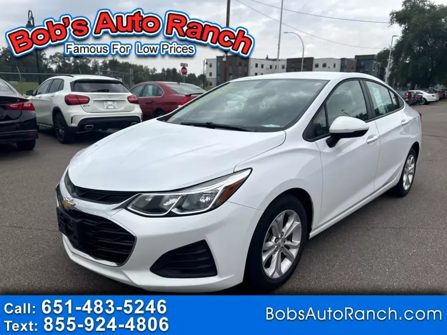 2019 Chevrolet Cruze LS photo 1