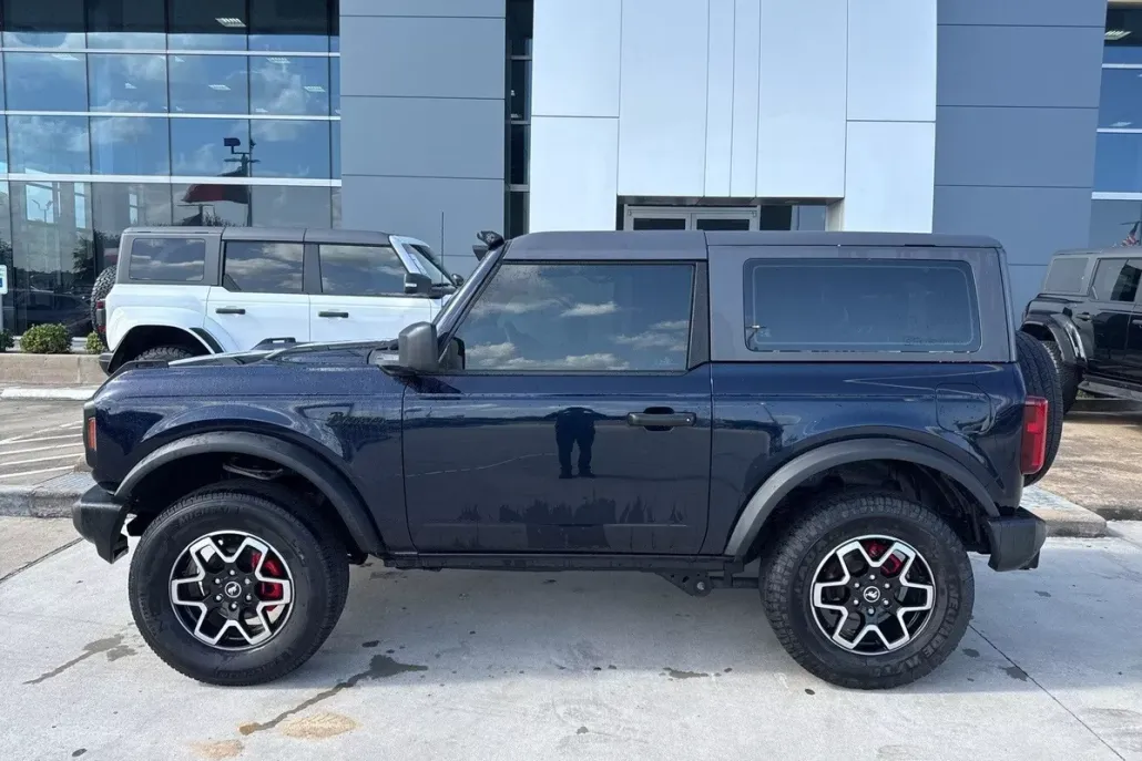 2021 Ford Bronco Base photo 1