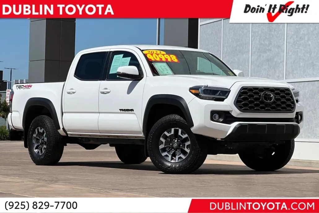 2023 Toyota Tacoma TRD Off-Road V6 photo 1
