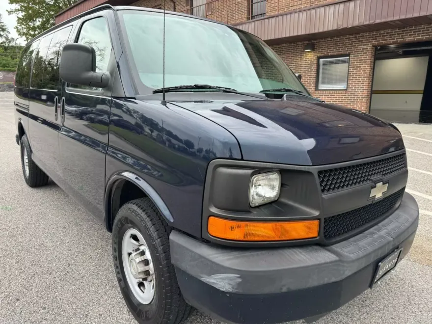 2012 Chevrolet Express 2500 Passenger LS Van photo 1