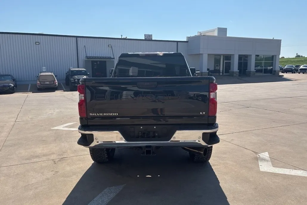 2024 Chevrolet Silverado 2500HD LT photo 1